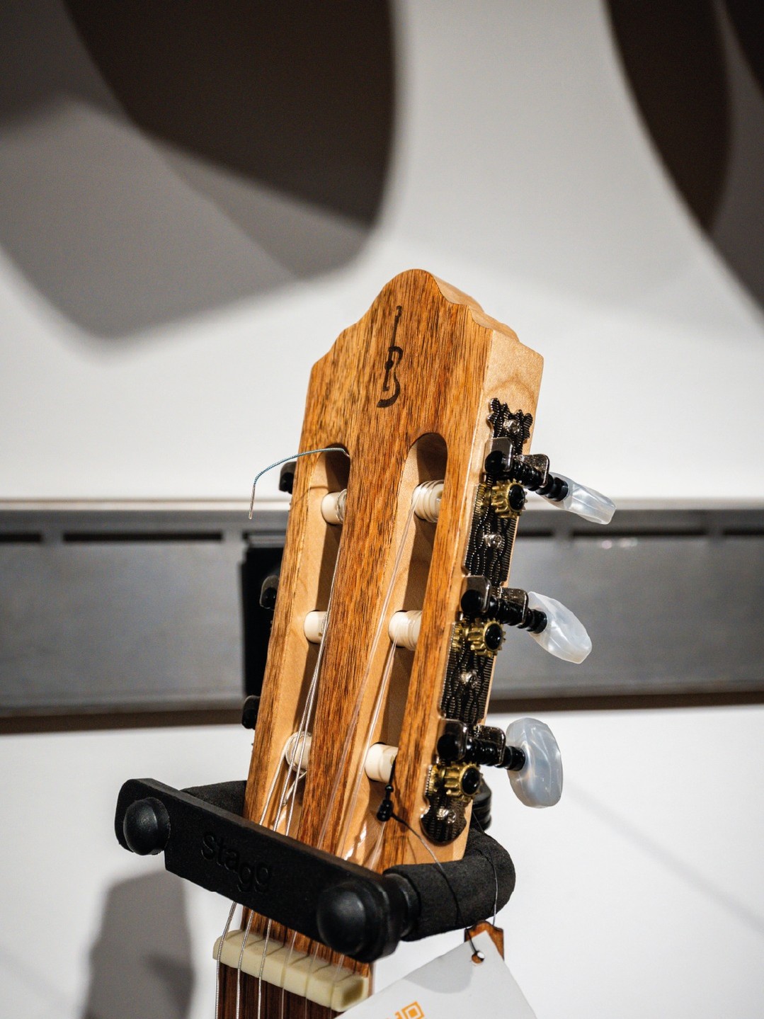 Consegues adivinhar que instrumento é este?
📍 Passa por cá e vê de perto, mesmo ao lado da Sé.
Vê mais em somdase.pt